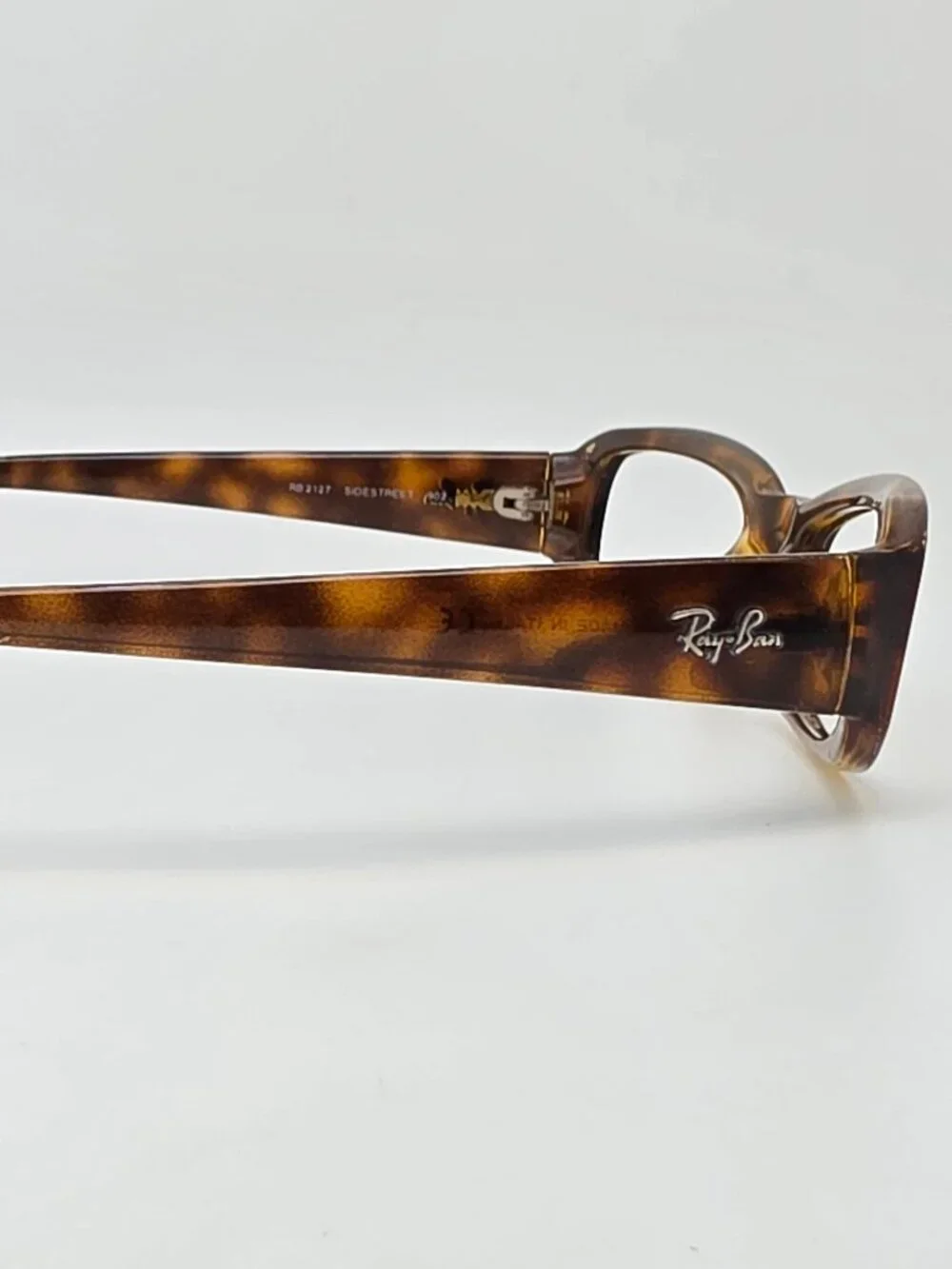 Ray-Ban 902 make